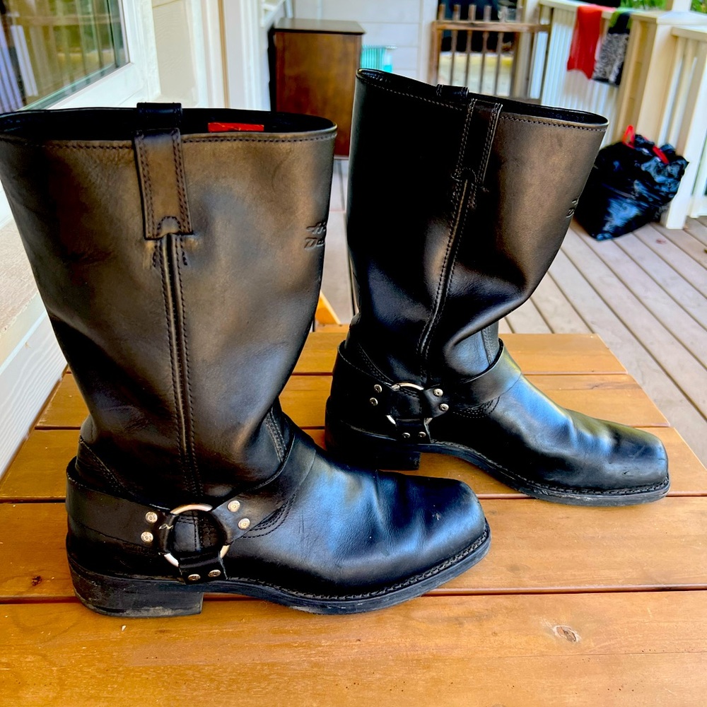 Men’s Harley Davidson Motorcycle boots.